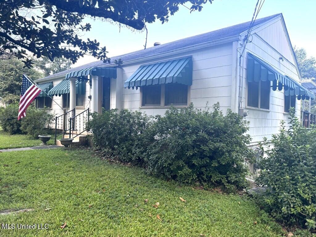 309 Armstrong Street Natchez, MS 39120 - Photo 2 of 17 20242622_1