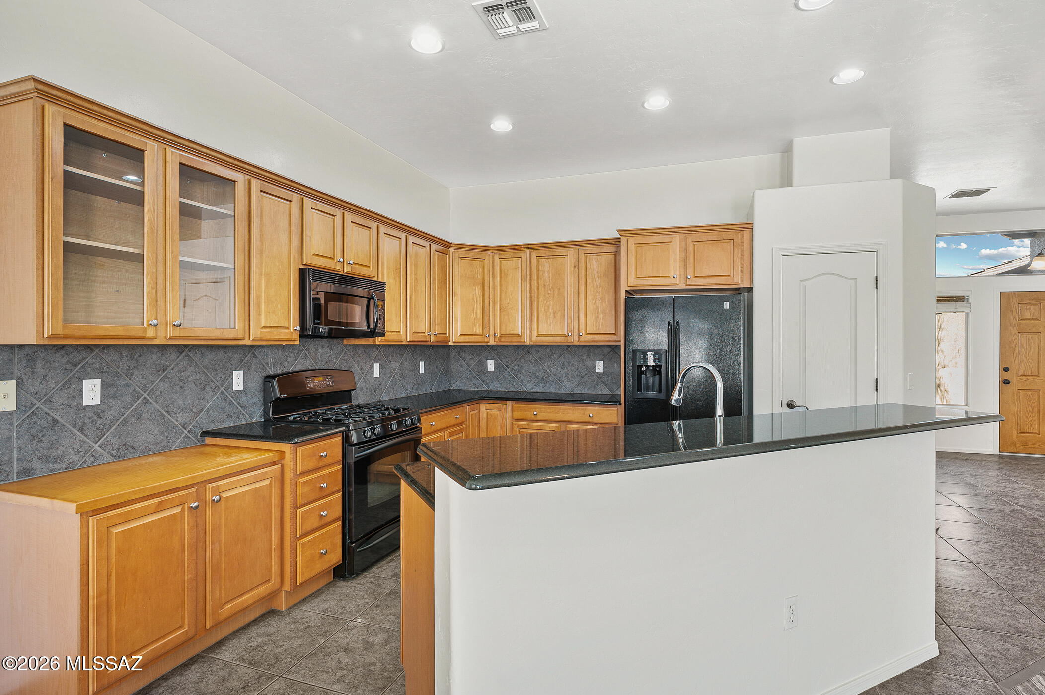 1053 South Seldon Place Vail, AZ 85641 - Photo 12 of 45 Kitchen