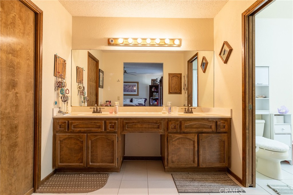 16058 Venango Road Apple Valley, CA 92307 - Photo 14 of 57