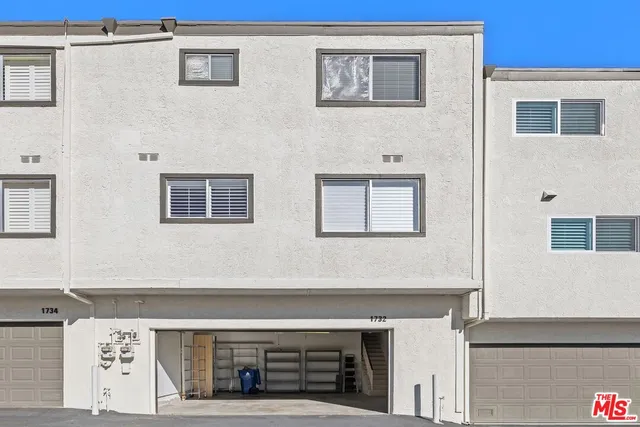 a house view with a outdoor space