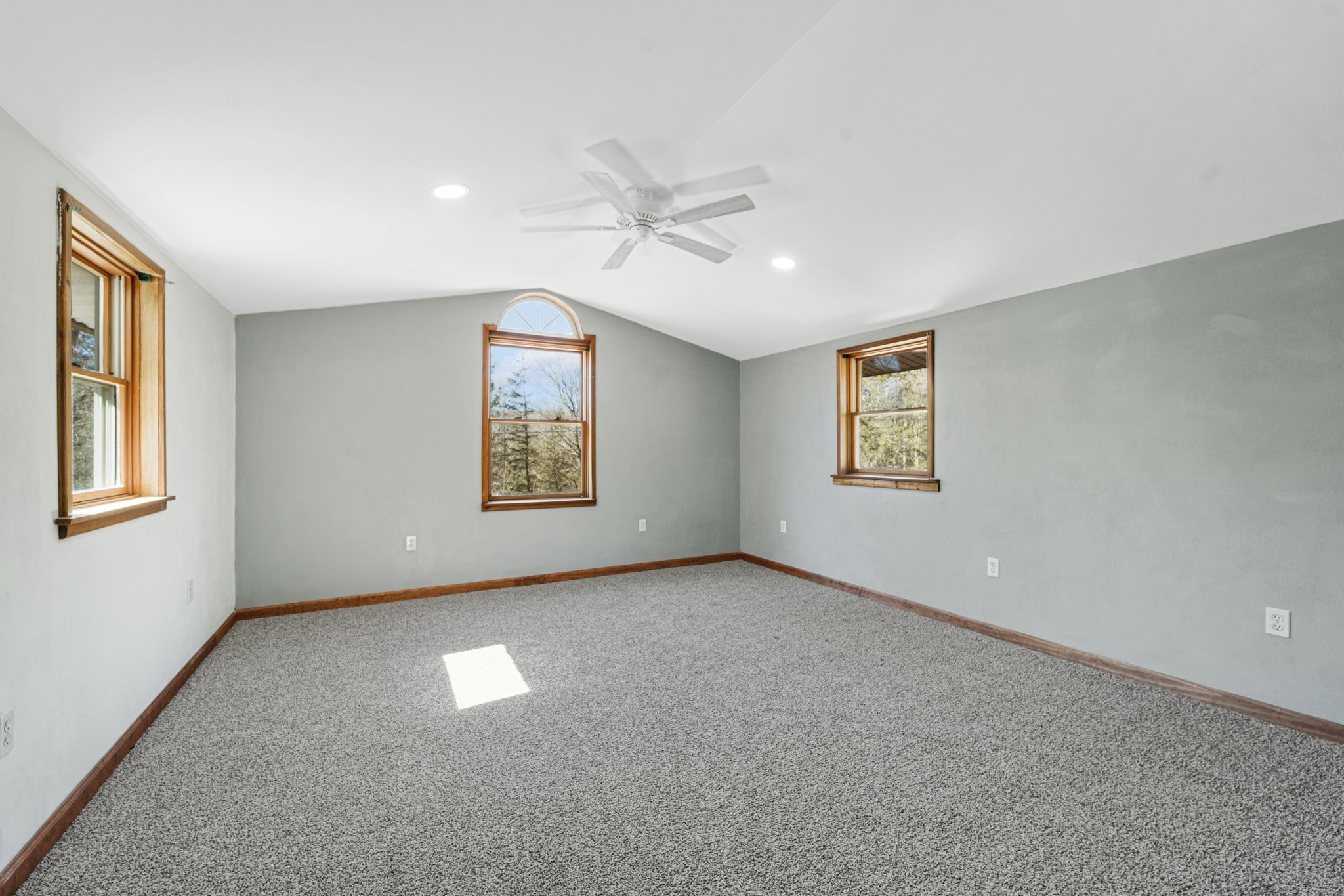 424 Edson Road Endicott, NY 13760 - Photo 5 of 20