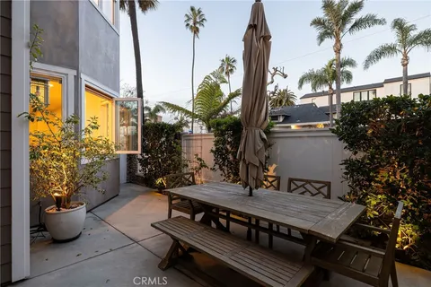 $3,398,000 | 428 7th Street, Huntington Beach, CA 92648