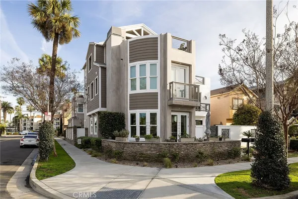 $3,198,000 | 428 7th Street, Huntington Beach, CA 92648