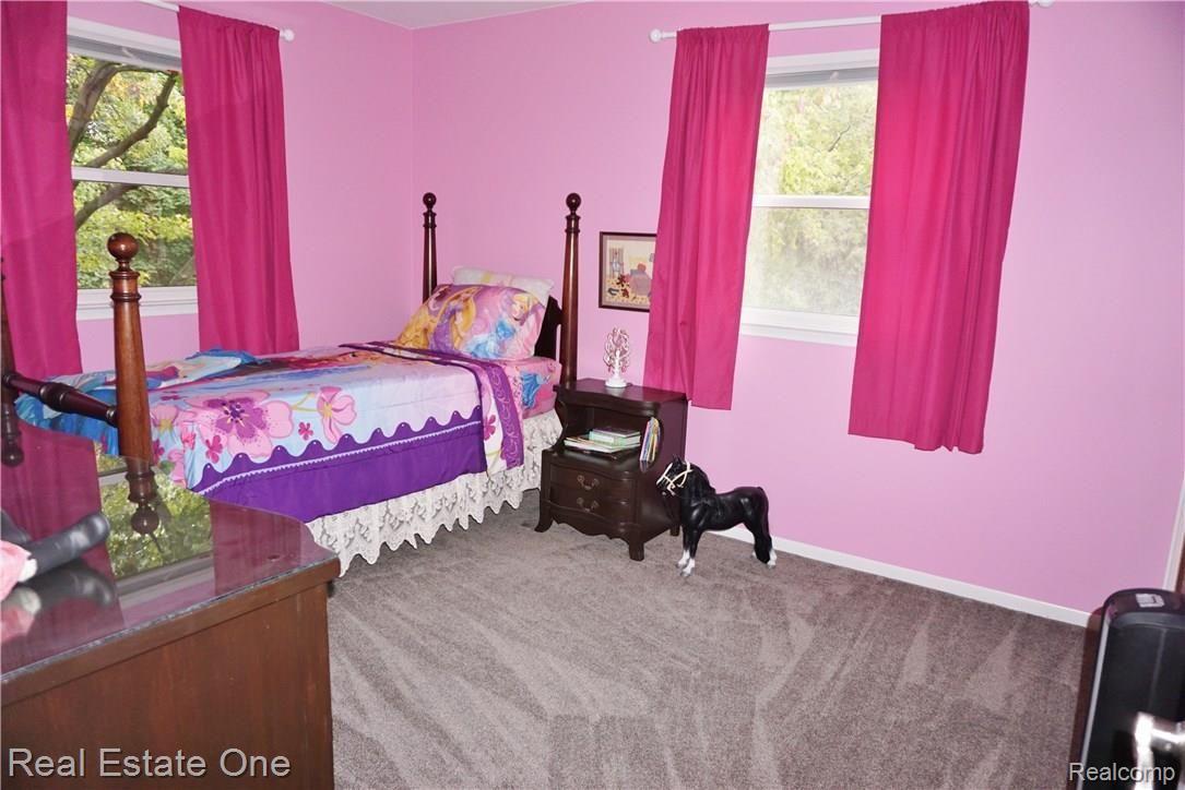 1620 Oakstone Drive Rochester, MI 48309 - Photo 21 of 32 DSC04225.JPG
