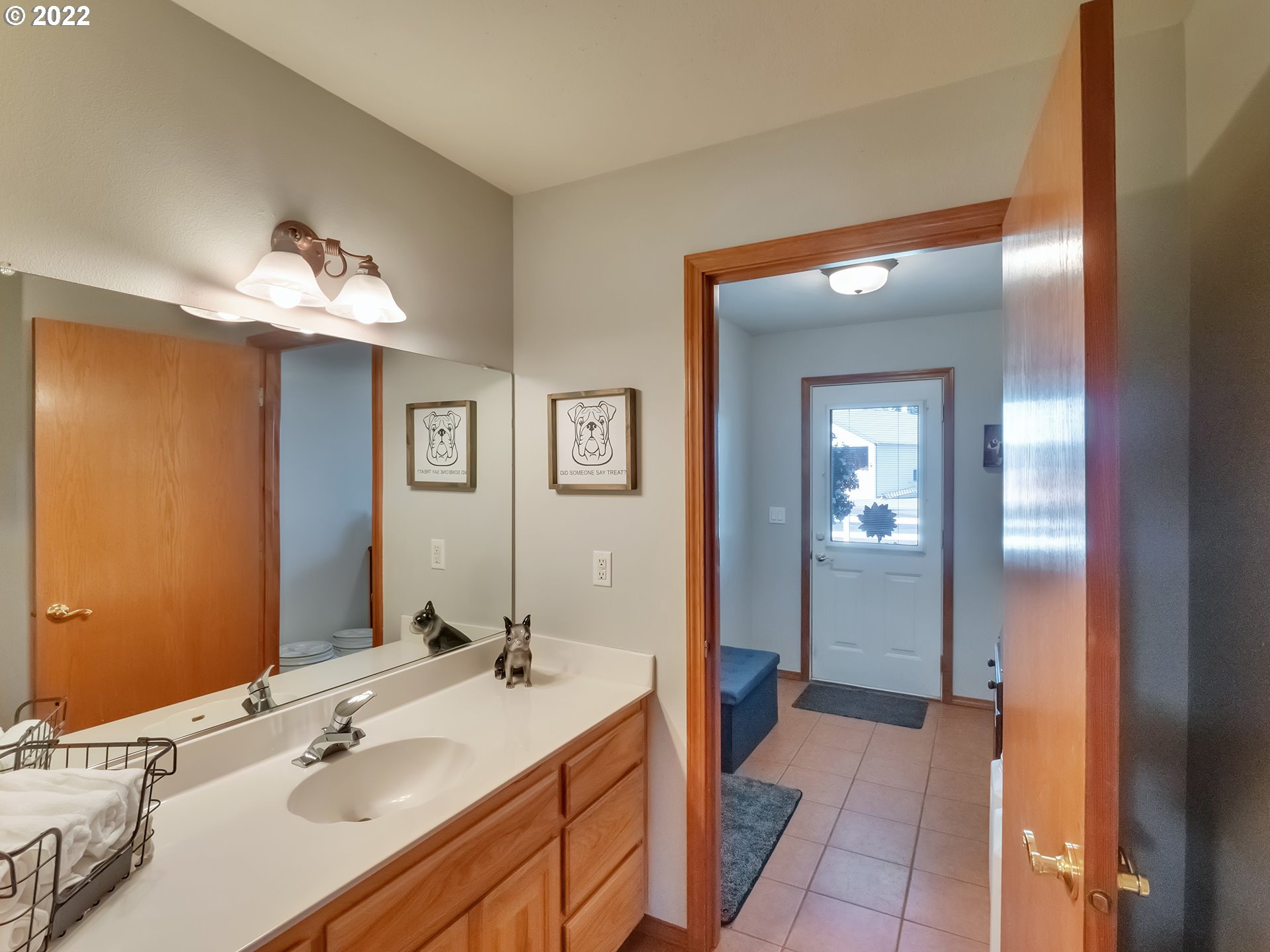 3000 Northwest 299th Street Ridgefield, WA 98642 - Photo 10 of 35 a spacious bathroom with a sink and a mirror