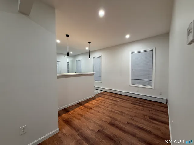 $2,100 | 53 Mahl Avenue, Hartford, CT 06120