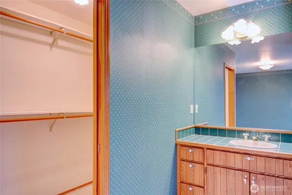 $2,750 | 2207 North Trumpeter Drive, Mount Vernon, WA 98273