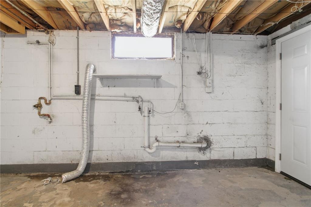 2366 Flint Rock Road Southwest Stone Mountain, GA 30087 - Photo 30 of 40 a bathroom with a shower