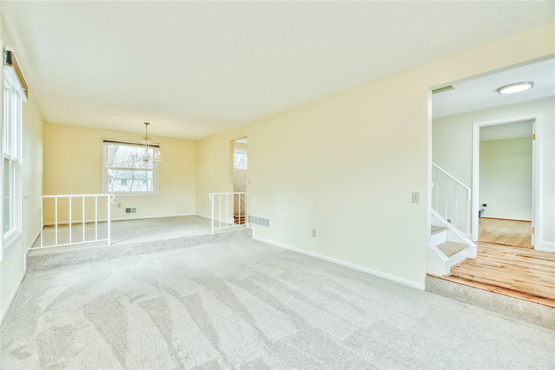 136 Chimney Hill Road Greece, NY 14612 - Photo 11 of 40