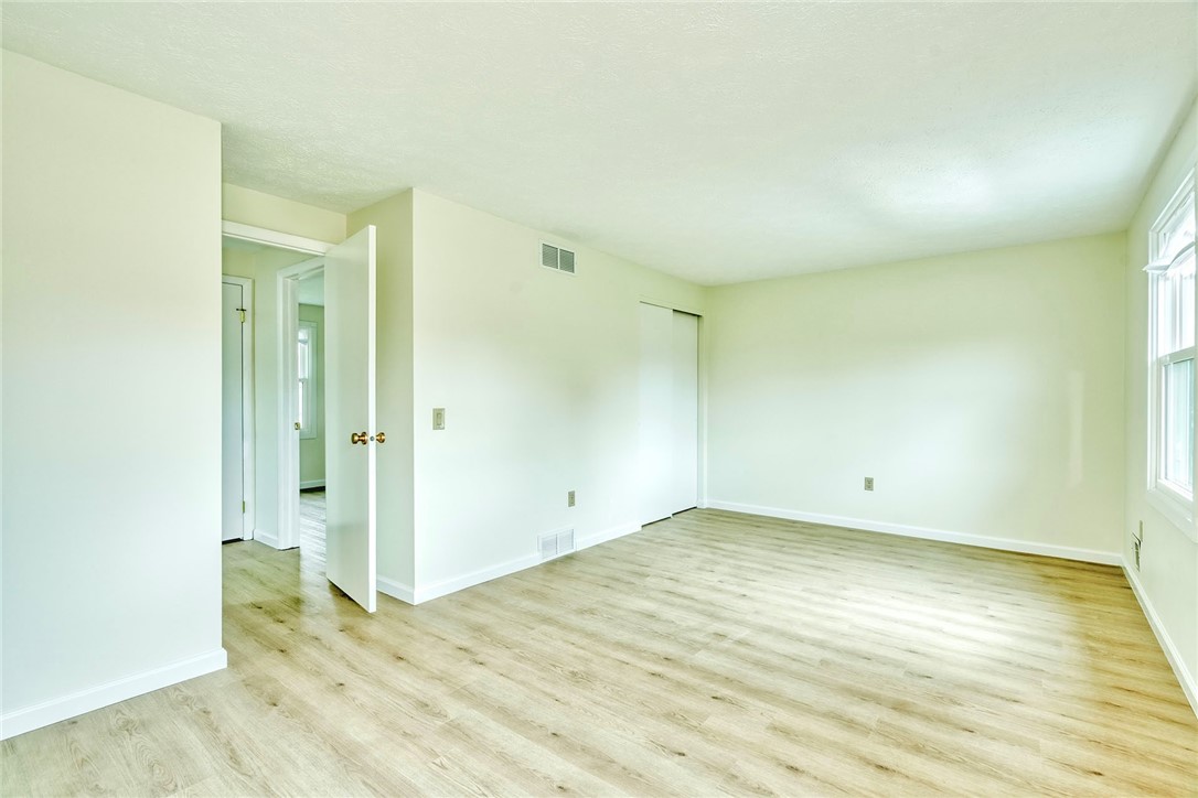 136 Chimney Hill Road Greece, NY 14612 - Photo 32 of 40