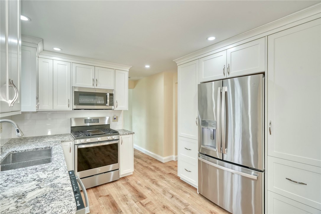 136 Chimney Hill Road Greece, NY 14612 - Photo 5 of 40