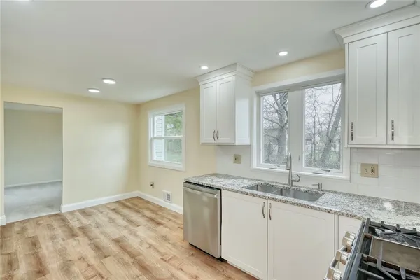 $279,900 | 136 Chimney Hill Road, Greece, NY 14612
