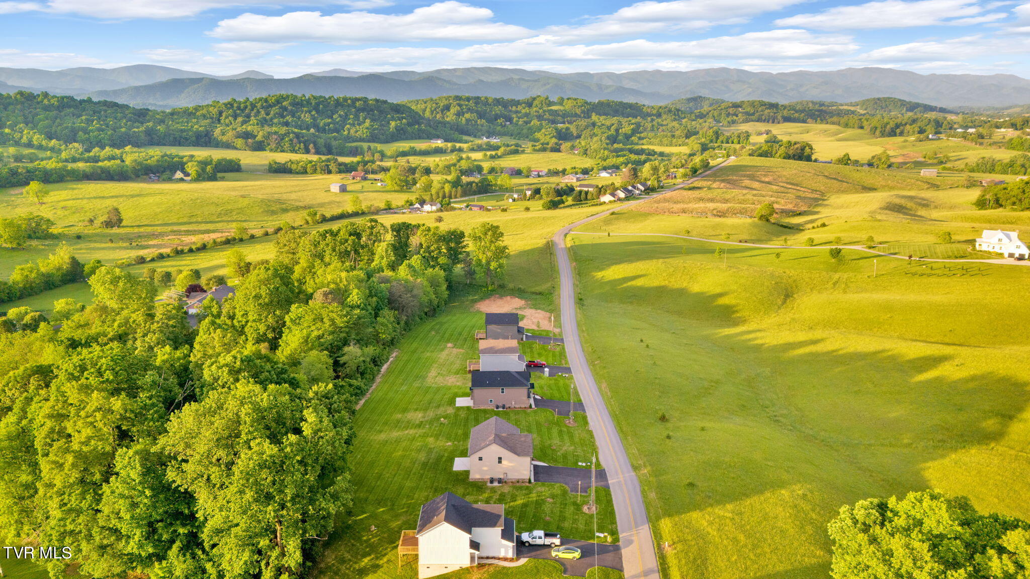 583 Ridgecrest Road Jonesborough, TN 37659 - Photo 2 of 46 5-web-or-mls-DJI_20240105213743_0010_D