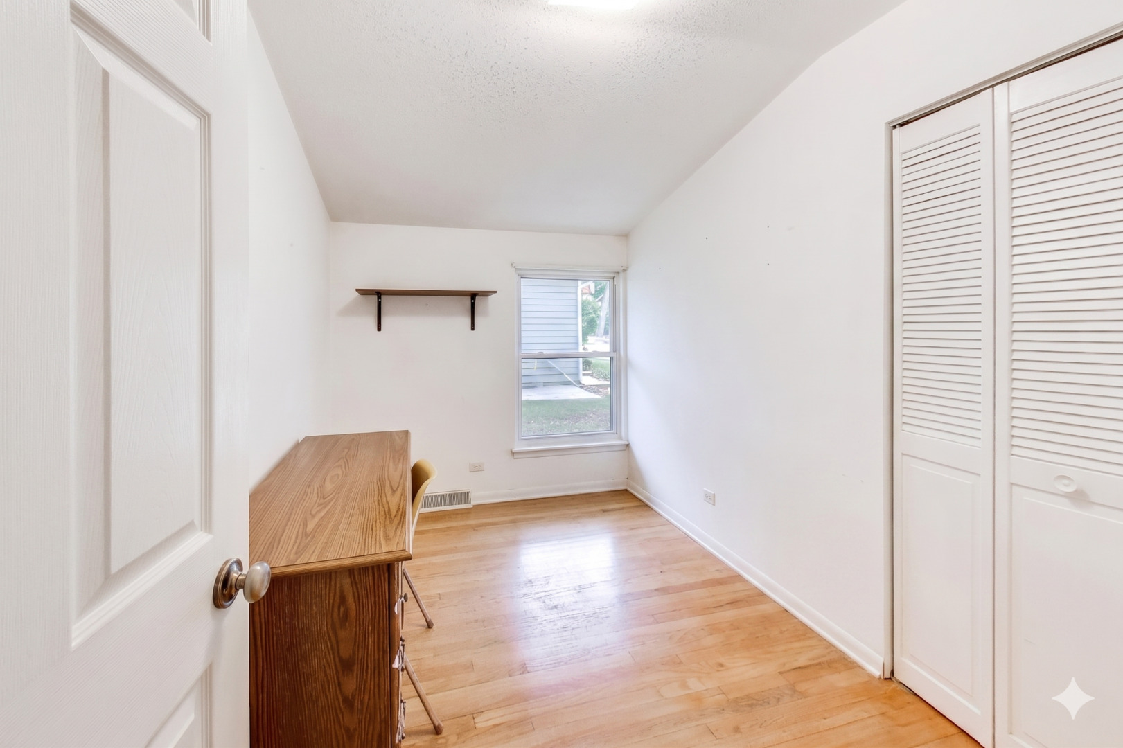 1281 Banbury Road Mundelein, IL 60060 - Photo 12 of 34