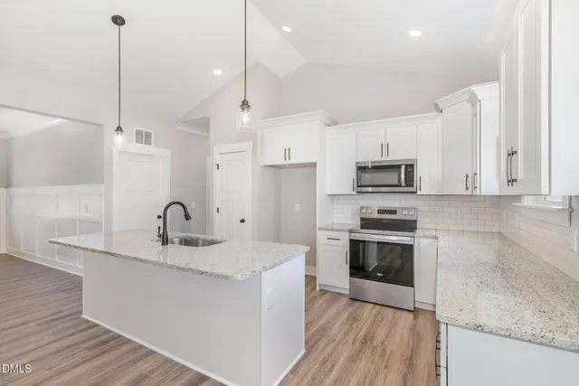 $376,400 | 125 Tee Drive, Selma, NC 27576