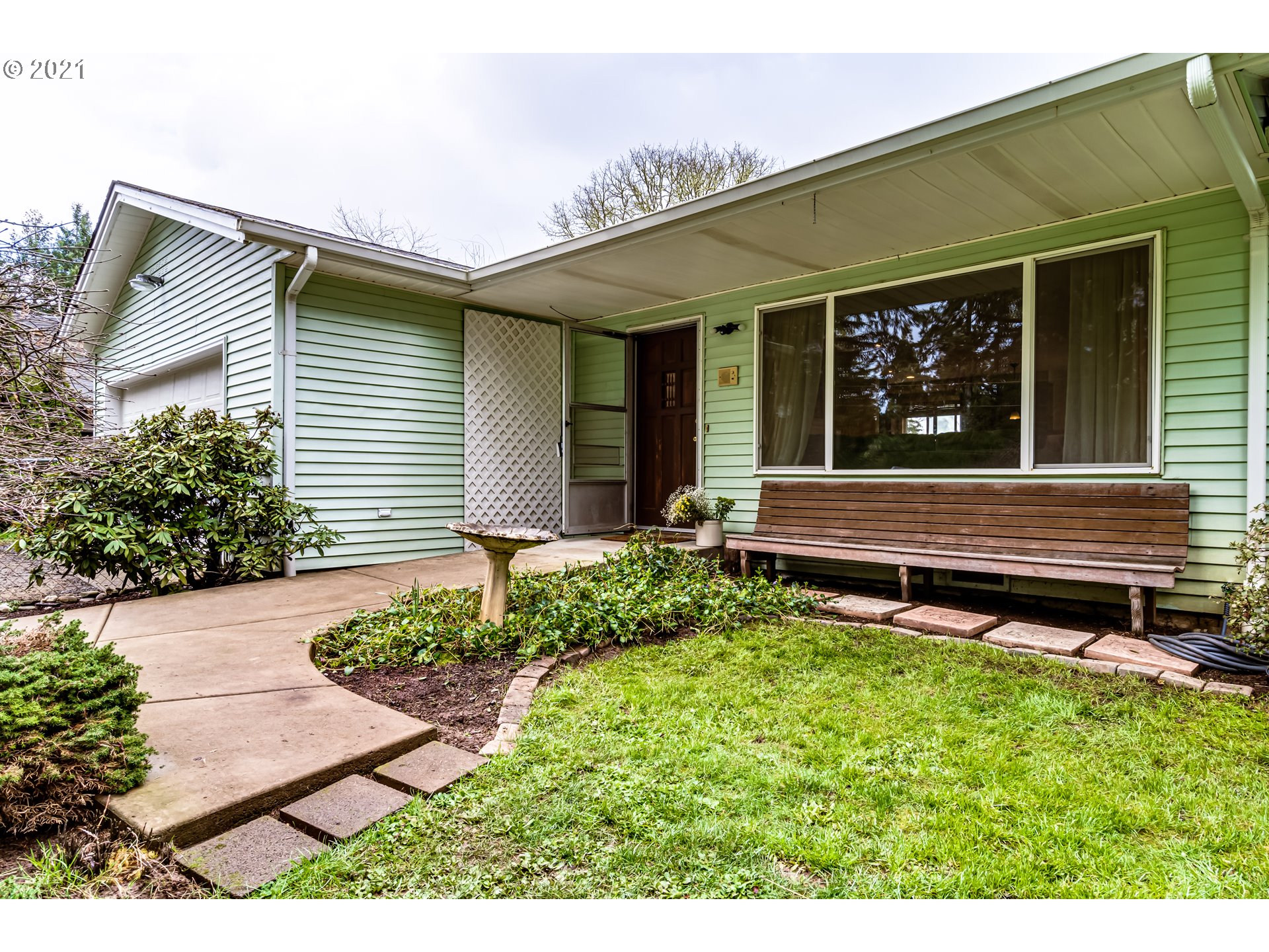 26098 Marina Road Veneta, OR 97487 - Photo 3 of 31 Gallery Image 3