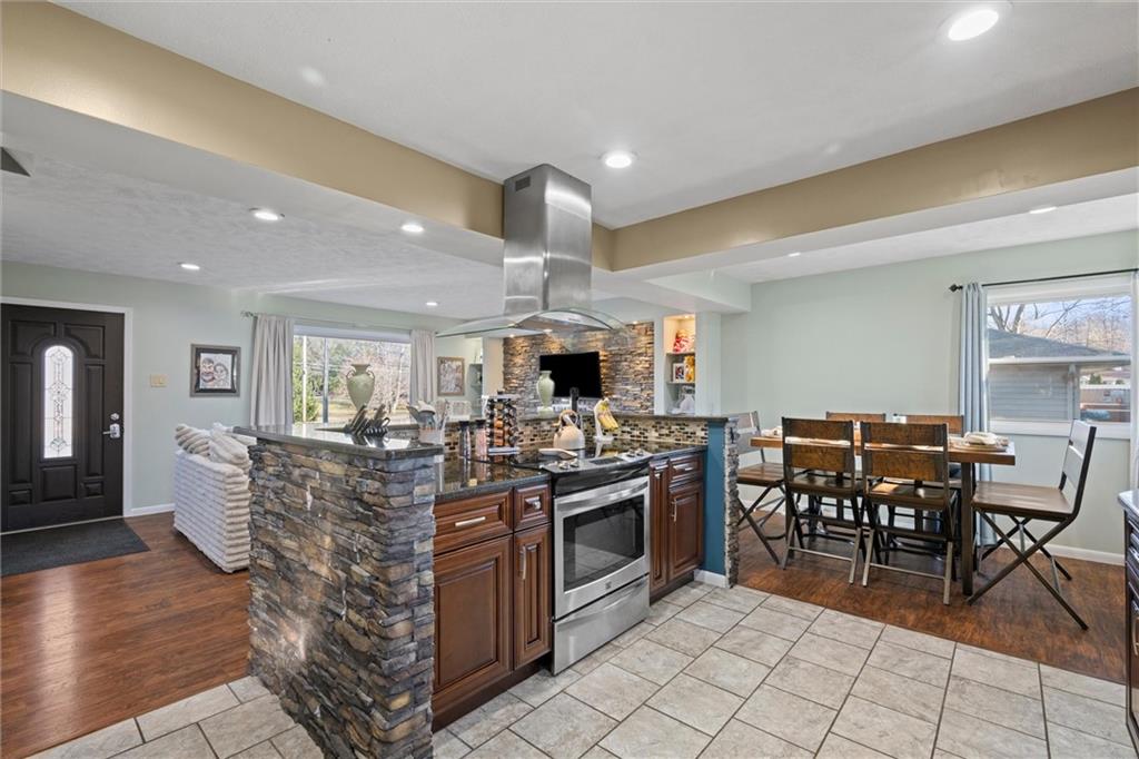 795 Robertson Road Hermitage, PA 16148 - Photo 11 of 39