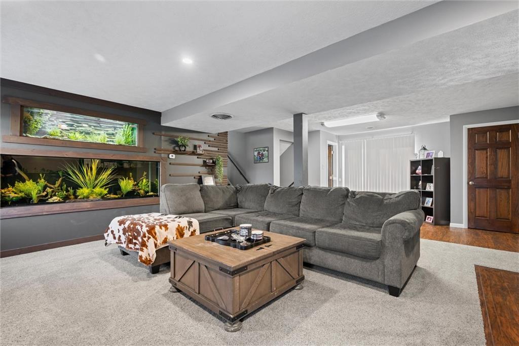 795 Robertson Road Hermitage, PA 16148 - Photo 12 of 39