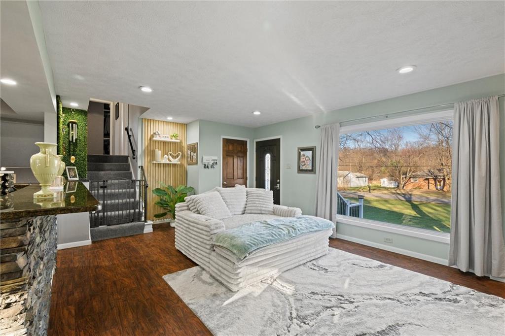 795 Robertson Road Hermitage, PA 16148 - Photo 4 of 39