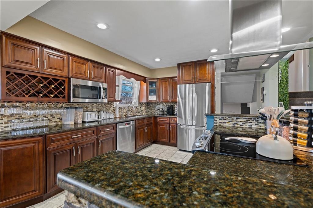 795 Robertson Road Hermitage, PA 16148 - Photo 6 of 39