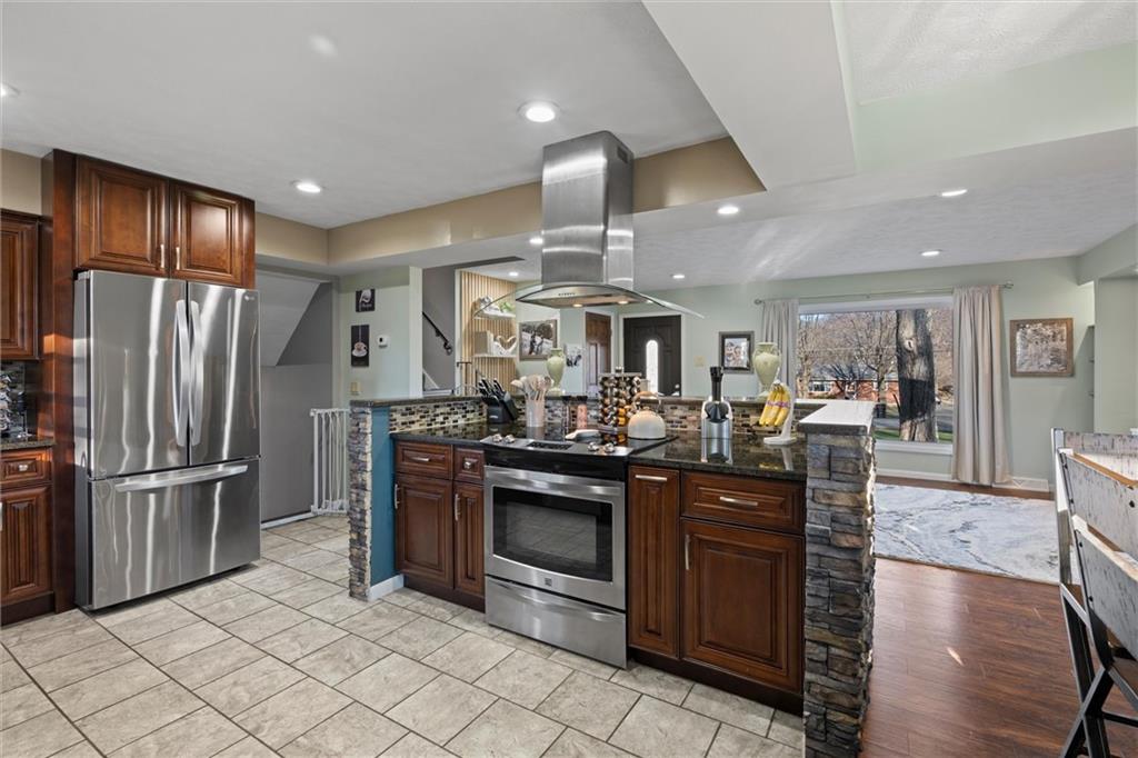 795 Robertson Road Hermitage, PA 16148 - Photo 7 of 39