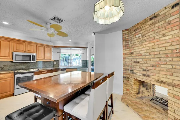 $4,050 | 1361 Southwest 26th Avenue, Deerfield Beach, FL 33442