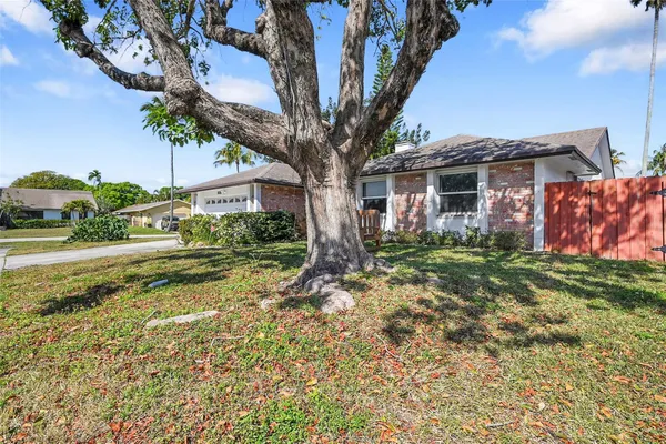 $4,050 | 1361 Southwest 26th Avenue, Deerfield Beach, FL 33442