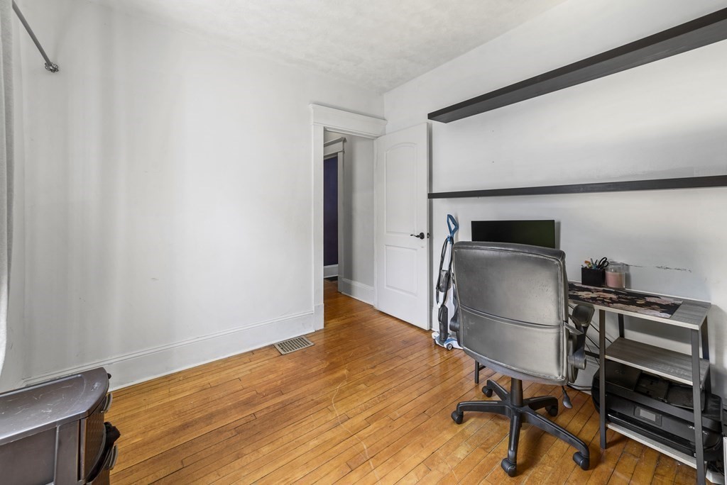 16 Eldert Street Springfield, MA 01109 - Photo 21 of 29