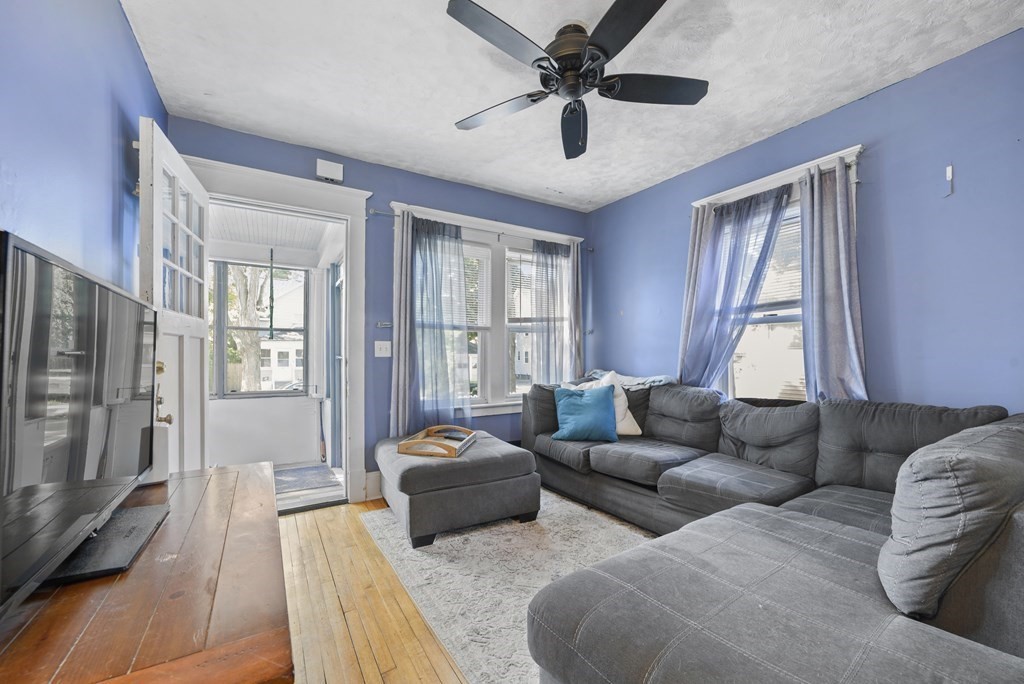 16 Eldert Street Springfield, MA 01109 - Photo 4 of 29