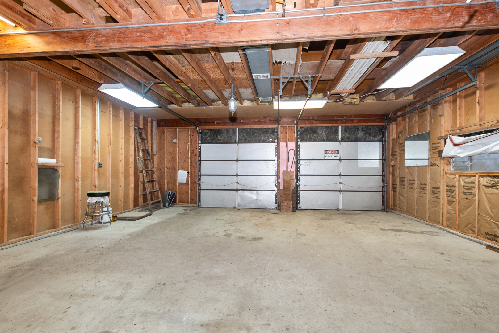 4937 West 85th Place Burbank, IL 60459 - Photo 24 of 32 a view of a big room with closet area