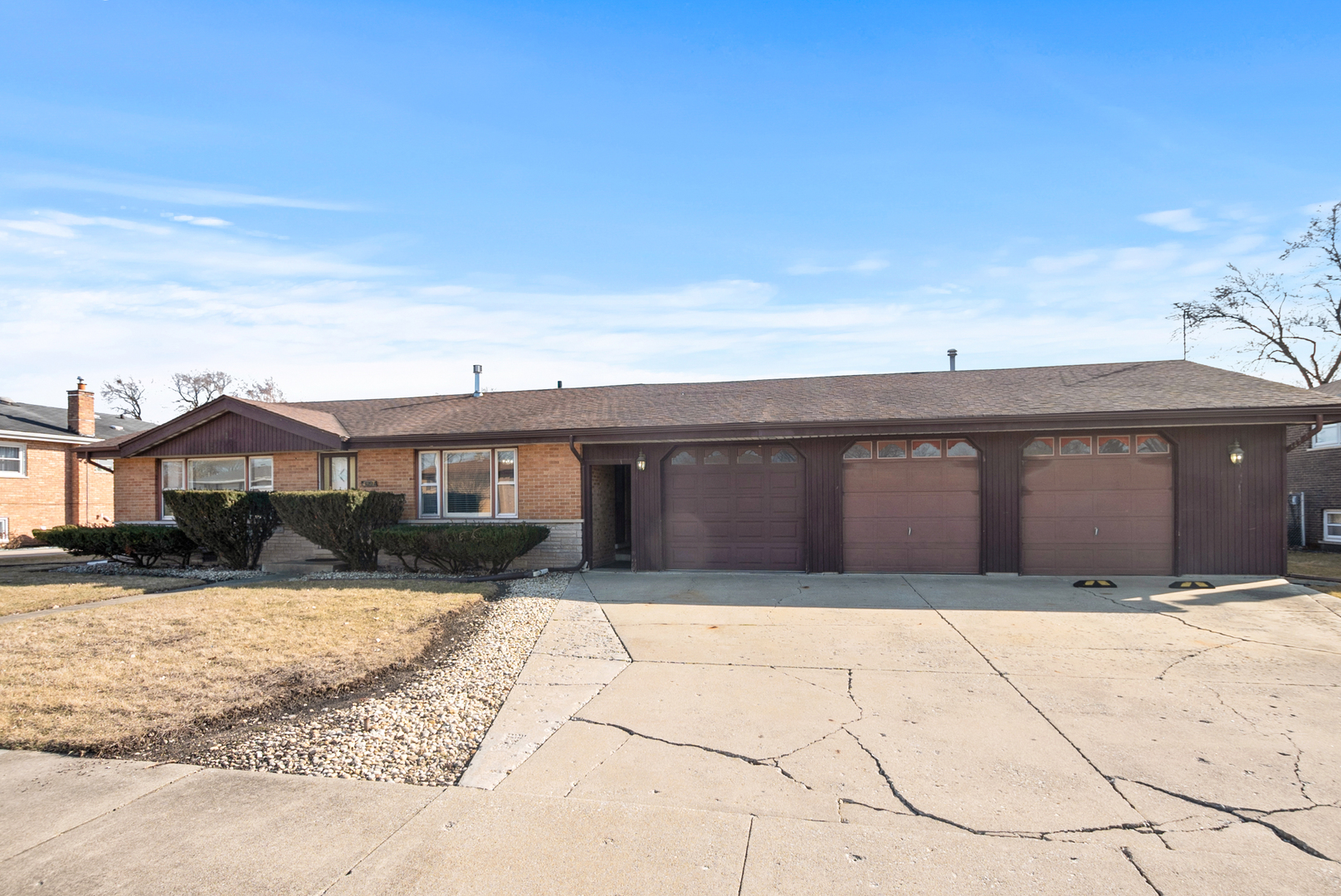 4937 West 85th Place Burbank, IL 60459 - Photo 32 of 32 a front view of house with yard