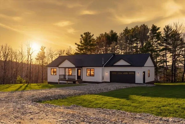 $475,000 | 10 Meadow Lane East, Oxford, ME 04270