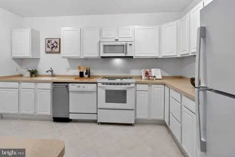$925,000 | 3297 Sutton Place Northwest, Unit C, Washington, DC 20016