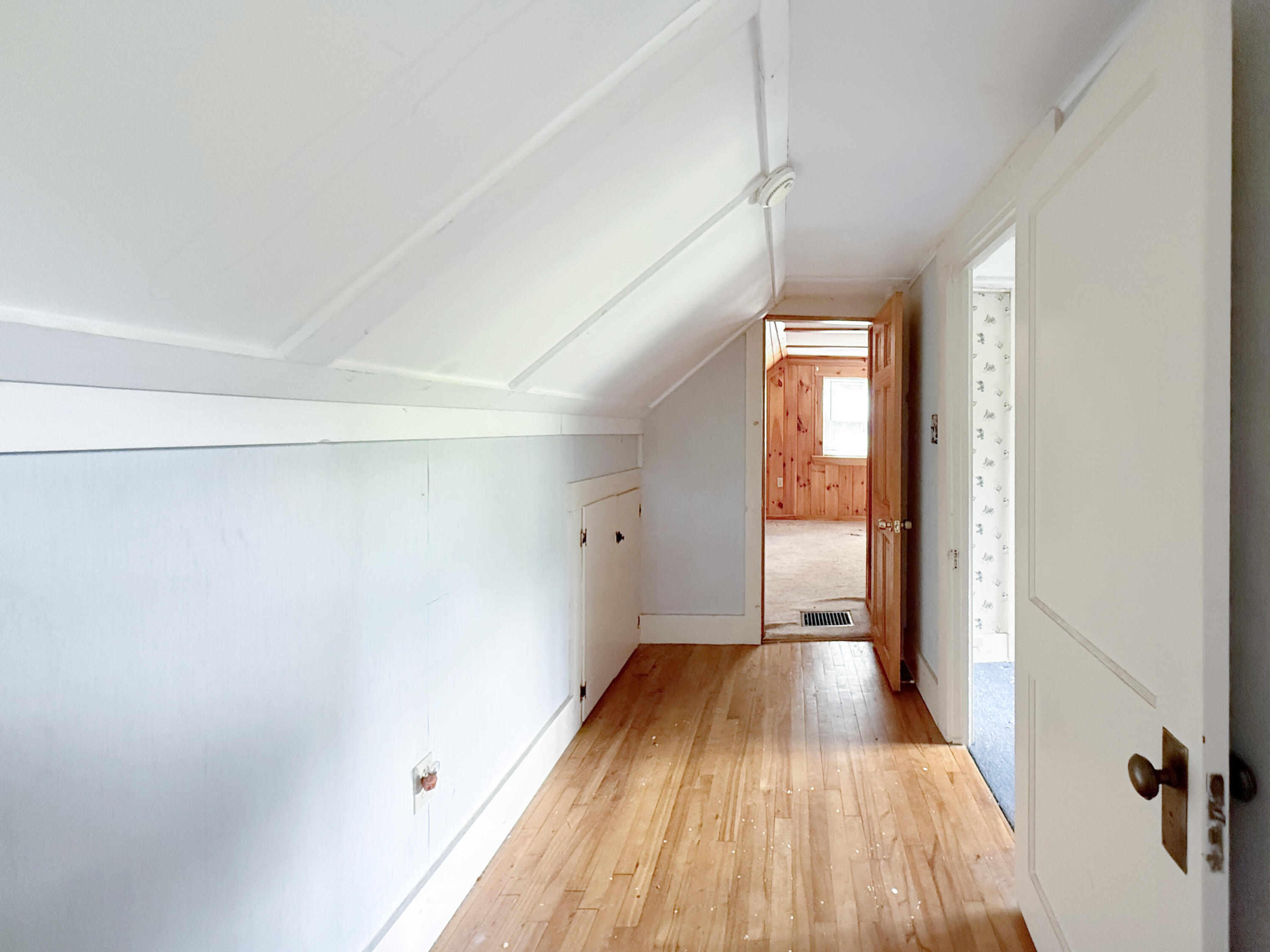 960 Main Street Wilton, ME 04294 - Photo 22 of 29 2nd Floor Hall