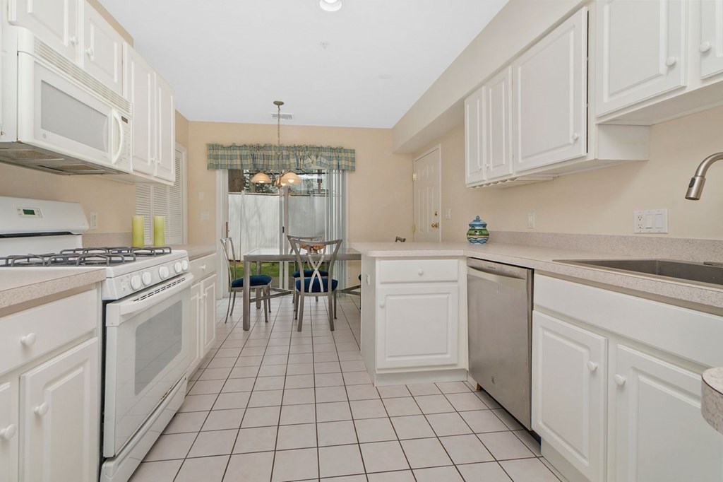 20 Cameron Street, Unit 101 Brookline, MA 02445 - Photo 10 of 15