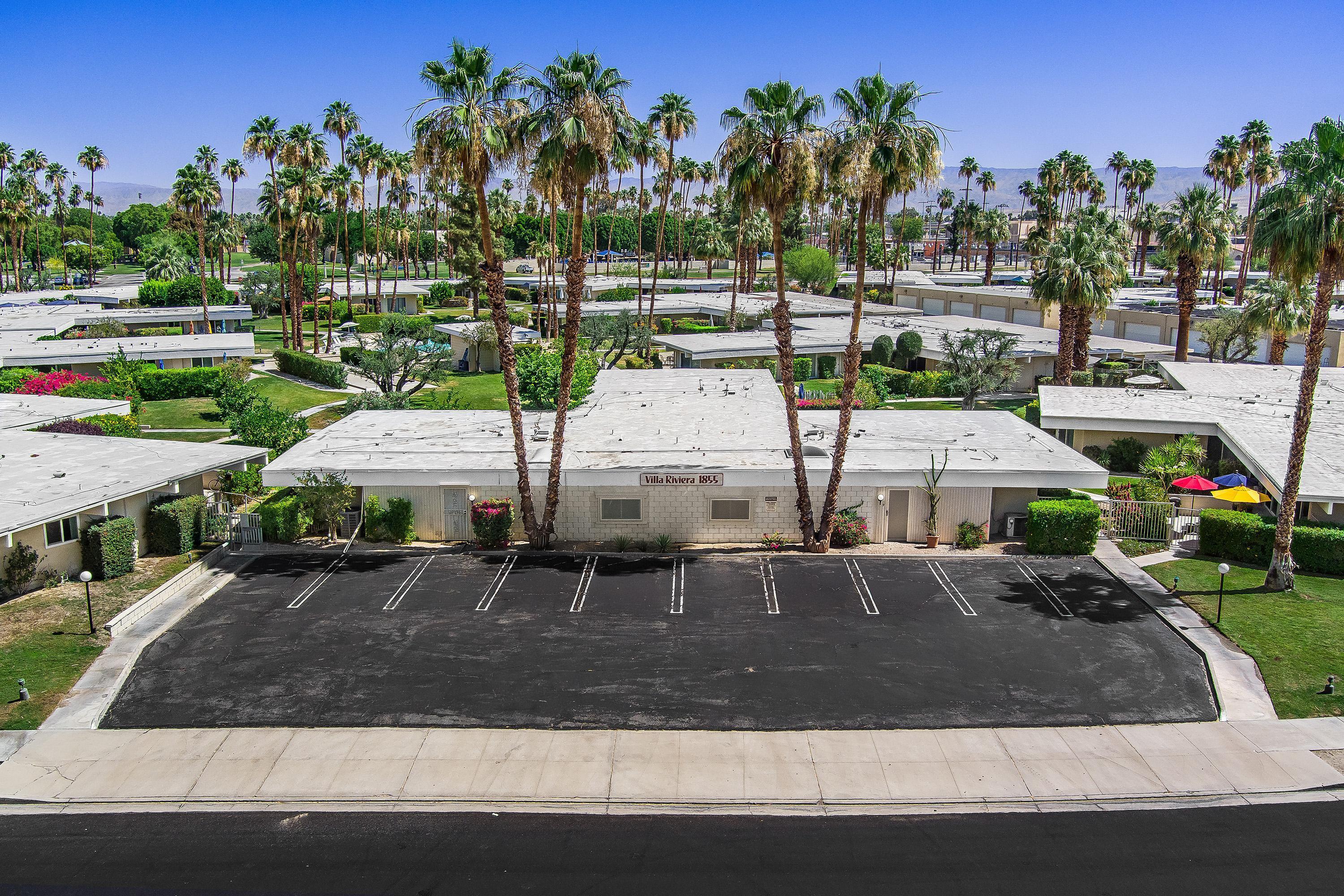 1855 Ramon Road, Unit 14 Palm Springs, CA 92264 - Photo 32 of 34 a view of outdoor space with garden