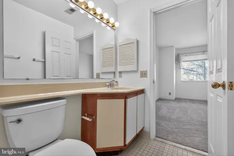 $440,000 | 5715 Chapman Mill Drive, Unit 350, Rockville, MD 20852