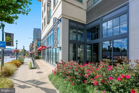 $440,000 | 5715 Chapman Mill Drive, Unit 350, Rockville, MD 20852