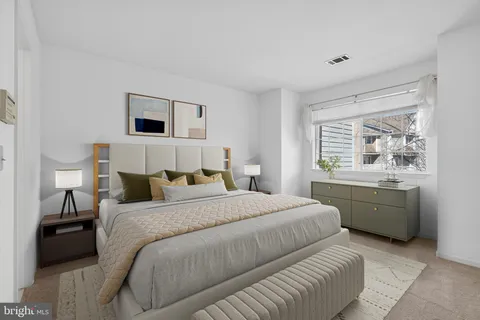 $440,000 | 5715 Chapman Mill Drive, Unit 350, Rockville, MD 20852