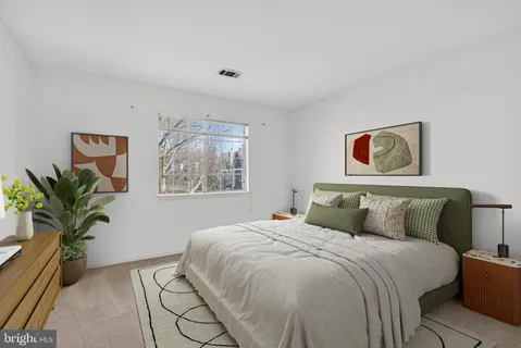 $440,000 | 5715 Chapman Mill Drive, Unit 350, Rockville, MD 20852