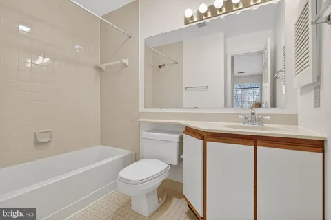 $440,000 | 5715 Chapman Mill Drive, Unit 350, Rockville, MD 20852