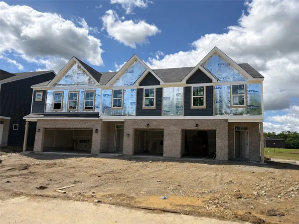 $255,000 | 2759 Frst Hvn Drive, Unit 43, Middletown, OH 45044