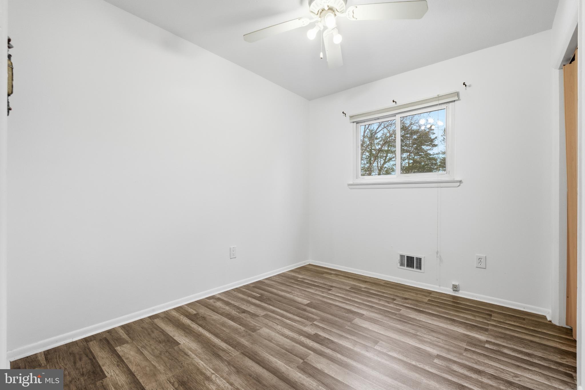80 Mitchell Avenue Piscataway, NJ 08854 - Photo 22 of 32 an empty room with a window