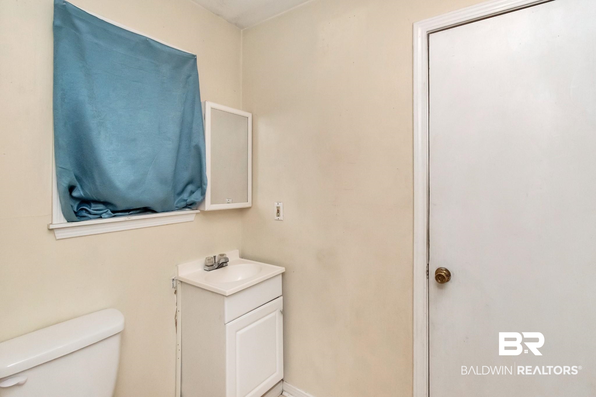 2312 Old Military Road Mobile, AL 36605 - Photo 12 of 17
