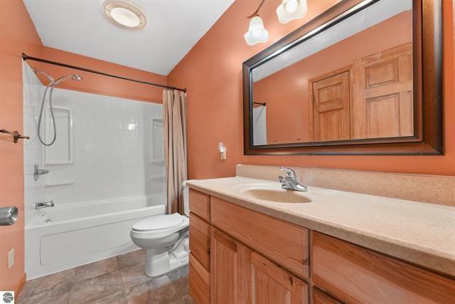 402 West 32 Road Boon, MI 49618 - Photo 6 of 44 6