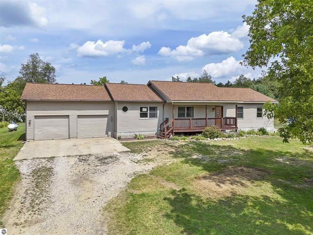 402 West 32 Road Boon, MI 49618 - Photo 9 of 44 9