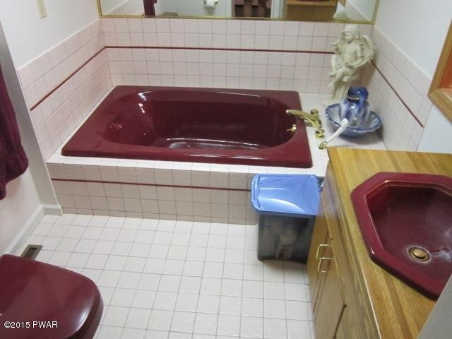 225 Maines Road Hawley, PA 18428 - Photo 18 of 41