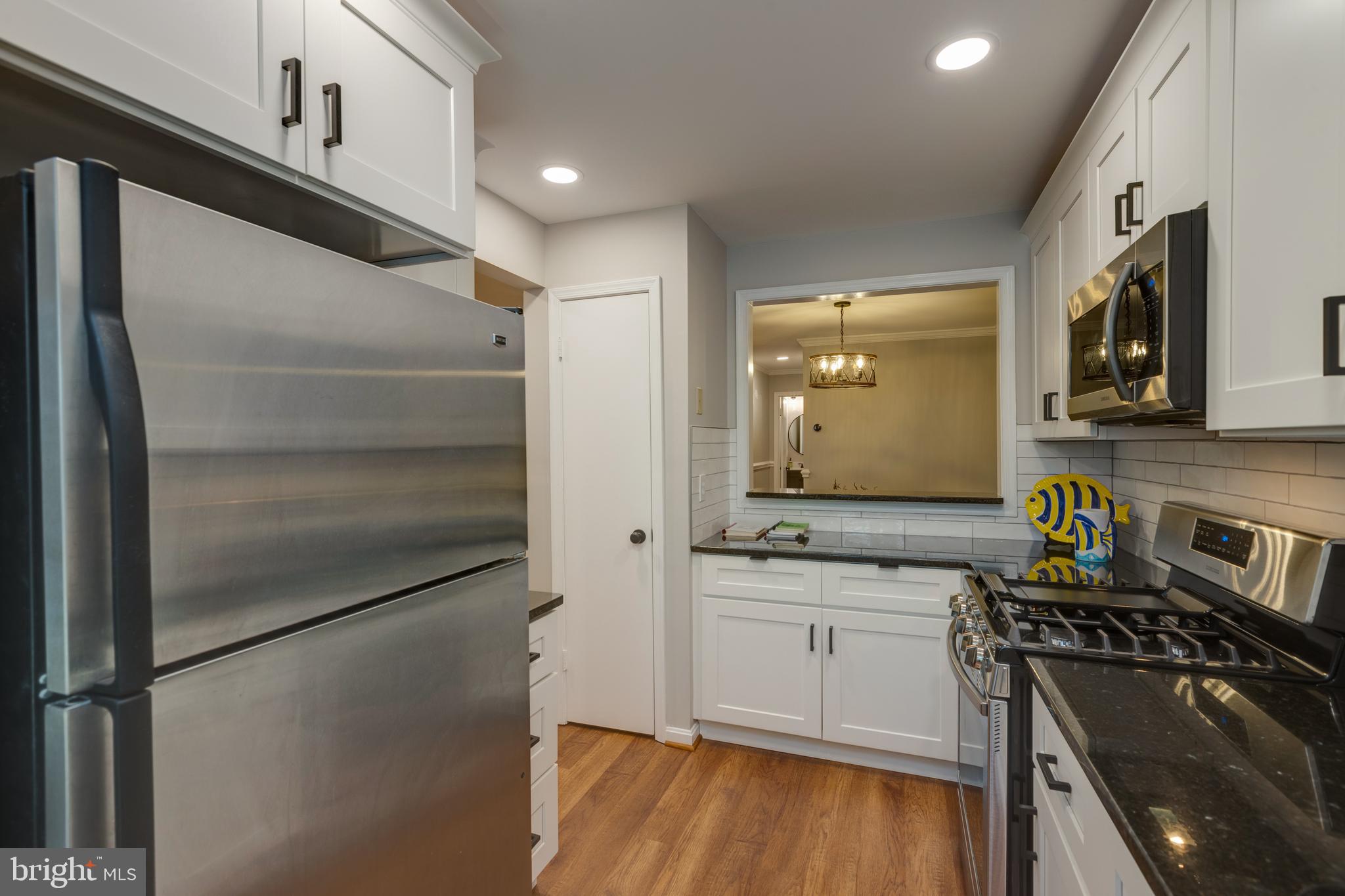 10016 Oakton Terrace Road Oakton, VA 22124 - Photo 12 of 28 Gallery Image 12
