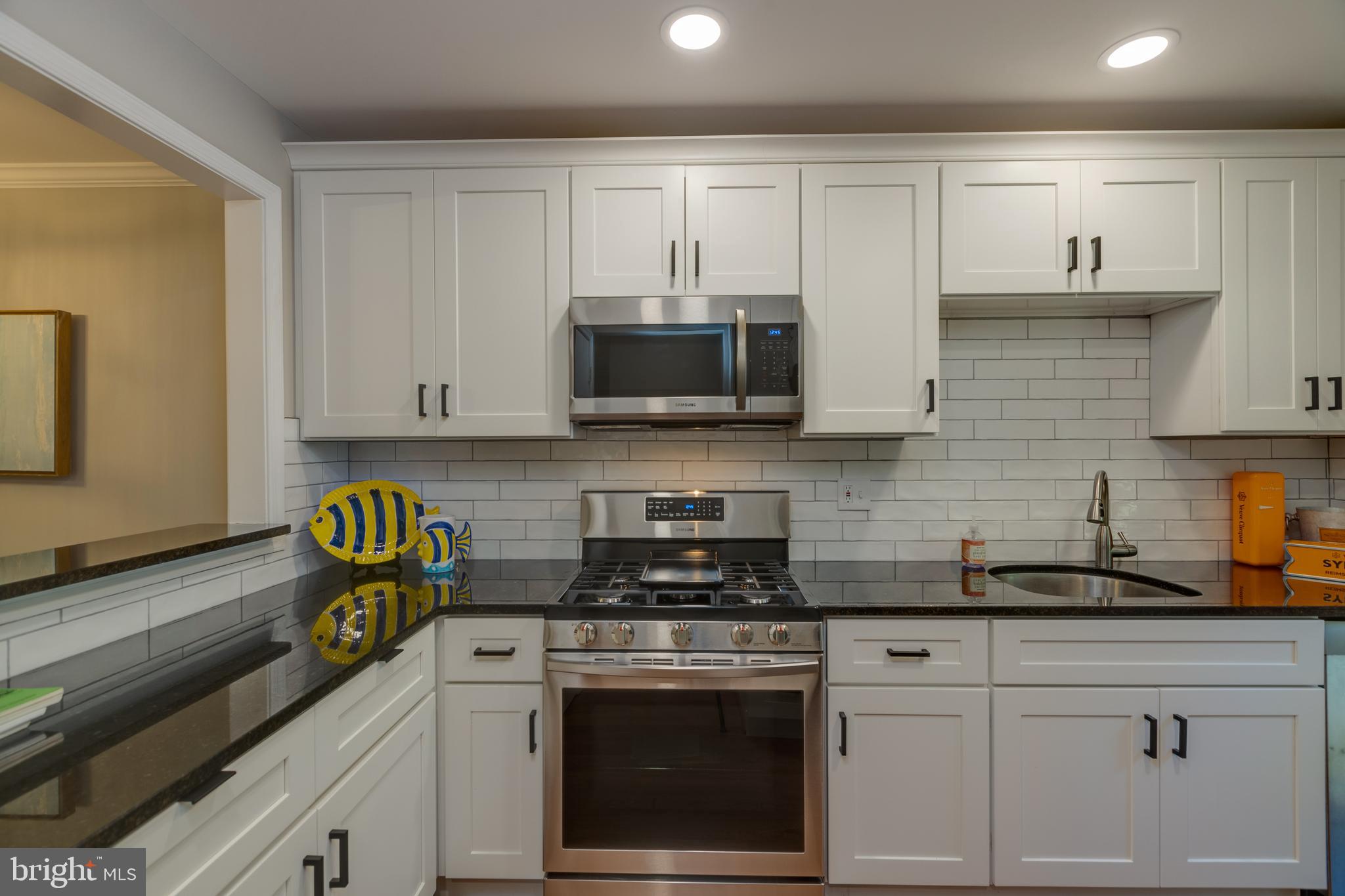 10016 Oakton Terrace Road Oakton, VA 22124 - Photo 16 of 28 Gallery Image 16