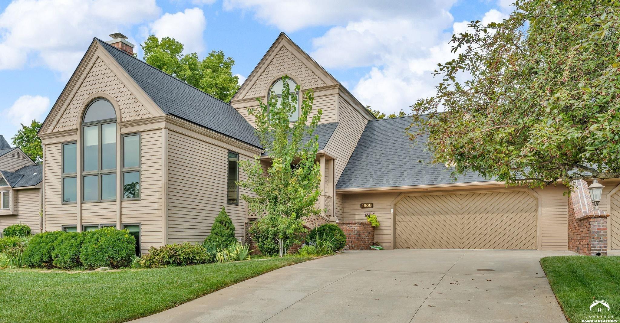 1908 Crossgate Drive Lawrence, KS 66047 - Photo 2 of 65